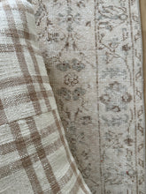 Load image into Gallery viewer, Vintage Turkish 3’10” x 6’11”