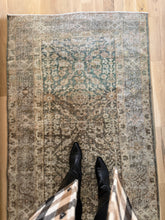 Load image into Gallery viewer, Antique Mahal 3’7” x 13’1”