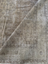 Load image into Gallery viewer, Vintage Turkish 8’10” x 12’