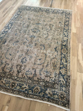 Load image into Gallery viewer, Vintage Turkish 5’ x 7’8”