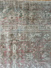 Load image into Gallery viewer, Antique Mahal 8’10” x 12’5”