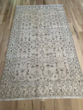 Load image into Gallery viewer, Vintage Turkish 3’10 x 6’8”