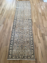 Load image into Gallery viewer, Vintage Turkish 2’7” x 10’