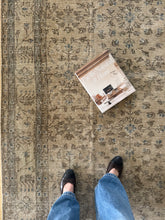 Load image into Gallery viewer, Vintage Turkish 7’9” x 10’5”