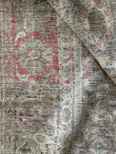 Load image into Gallery viewer, Antique Mahal 8’10” x 12’5”