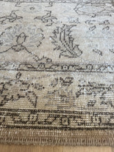 Load image into Gallery viewer, Vintage Turkish 2’5” x 7’1”