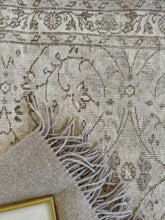 Load image into Gallery viewer, Vintage Turkish 3’5” x 6’6”