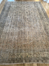 Load image into Gallery viewer, Vintage Turkish 7’6” x 11’3”
