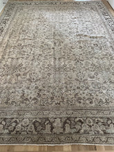Load image into Gallery viewer, Antique Mahal 9’3” x 12’