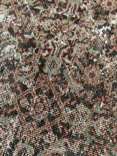 Load image into Gallery viewer, Antique Mahal 9’6” x 12’3”