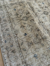 Load image into Gallery viewer, Vintage Turkish 2’11” x 11’8”