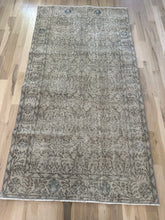 Load image into Gallery viewer, Vintage Turkish 3’7” x 6’11”