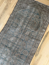 Load image into Gallery viewer, Antique Malayer 3’ x 13’
