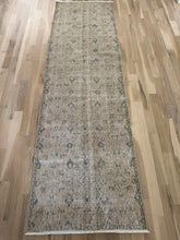 Load image into Gallery viewer, Vintage Turkish 2’10” x 9’4”.