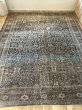 Load image into Gallery viewer, Antique Mahal 9’ x 11’1”