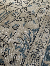 Load image into Gallery viewer, Vintage Turkish 8’1” x 10’9”