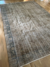 Load image into Gallery viewer, Vintage Turkish 7’5” x 10’11”