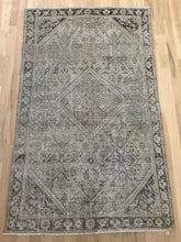 Load image into Gallery viewer, Antique Mahal 4’ x 6’6”