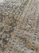 Load image into Gallery viewer, Vintage Oushak 8’9” x 12’1”