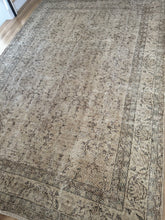 Load image into Gallery viewer, Vintage Turkish 7’2” x 10’7”