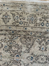 Load image into Gallery viewer, Vintage Turkish 7’2” x 9’8”