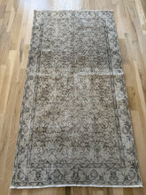 Load image into Gallery viewer, Vintage Turkish 3’7” x 6’10”