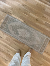 Load image into Gallery viewer, Vintage Turkish 1’6” x 4’10”