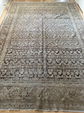 Load image into Gallery viewer, Antique Mahal 9’ x 12’7”