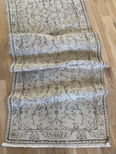 Load image into Gallery viewer, Vintage Turkish 2’9” x 11’