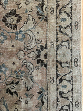 Load image into Gallery viewer, Antique Mahal 4’3” x 6’5”