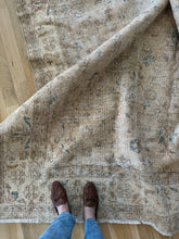 Load image into Gallery viewer, Vintage Turkish 7’2” x 10’7”