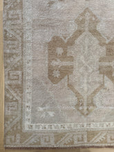Load image into Gallery viewer, Vintage Oushak 3’2” x 11’1”