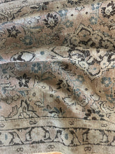 Load image into Gallery viewer, Antique Mahal 4’3” x 6’5”