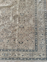 Load image into Gallery viewer, Vintage Kayseri 7’8” x 11’9”