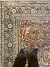 Load image into Gallery viewer, Antique Mahal 10’10” x 12’