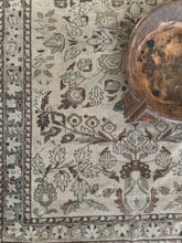 Load image into Gallery viewer, Vintage Lilihan 4’5” x 6’3”
