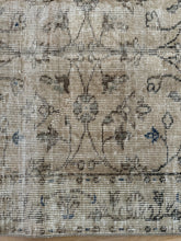 Load image into Gallery viewer, Vintage Turkish 2’11” x 11’8”