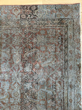 Load image into Gallery viewer, Antique Mahal 3’8” x 5’7”