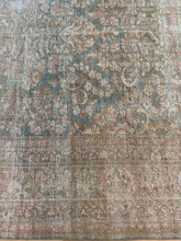 Load image into Gallery viewer, Antique Mahal 8’ x 13’7”