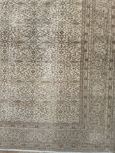 Load image into Gallery viewer, Vintage Kayseri 6’6” x 9’6”