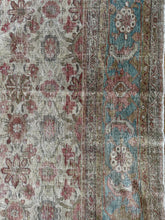 Load image into Gallery viewer, Antique Mahal 10’ x 13’8”