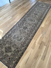 Load image into Gallery viewer, Vintage Heriz 2’10” x 11’1”