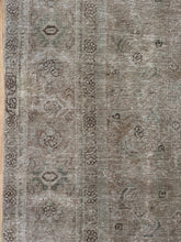 Load image into Gallery viewer, Vintage Mahal 8’ x 10’10”
