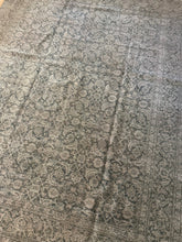 Load image into Gallery viewer, Vintage Tabriz 6’10” x 9’7”