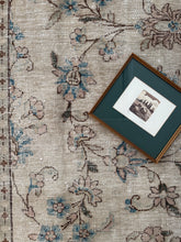 Load image into Gallery viewer, Vintage Mahal 8’9” x 11’