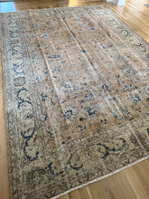 Load image into Gallery viewer, Vintage Turkish 7’10” x 11’