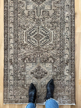 Load image into Gallery viewer, Vintage Heriz 2’10” x 11’1”