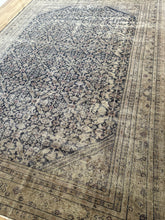 Load image into Gallery viewer, Antique Mahal 7’10” x 10’’8”