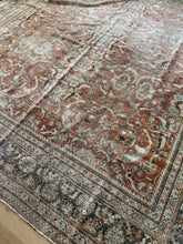 Load image into Gallery viewer, Antique Mahal 10’10” x 12’