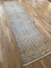 Load image into Gallery viewer, Vintage Turkish 2’9” x 11’